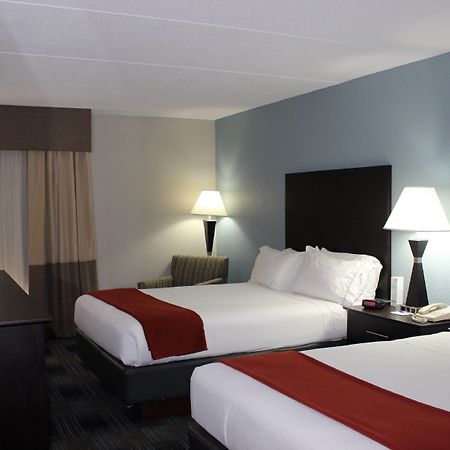 Holiday Inn Express Forsyth By Ihg Экстерьер фото