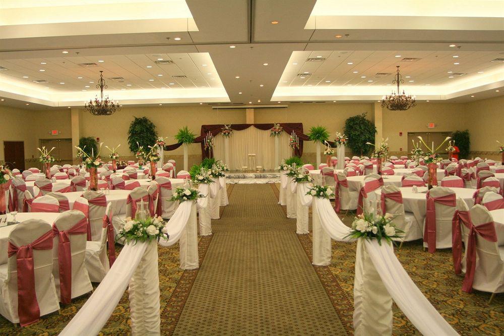 Holiday Inn Express Forsyth By Ihg Удобства фото