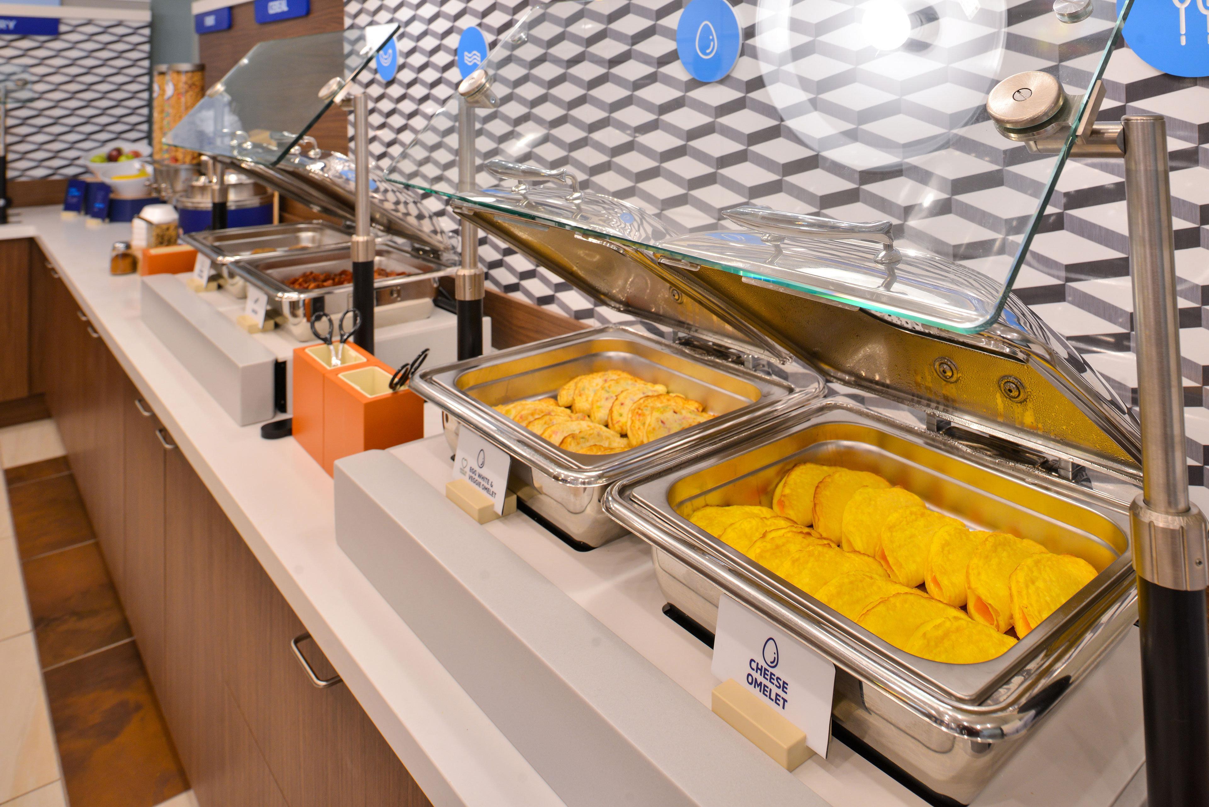 Holiday Inn Express Forsyth By Ihg Экстерьер фото