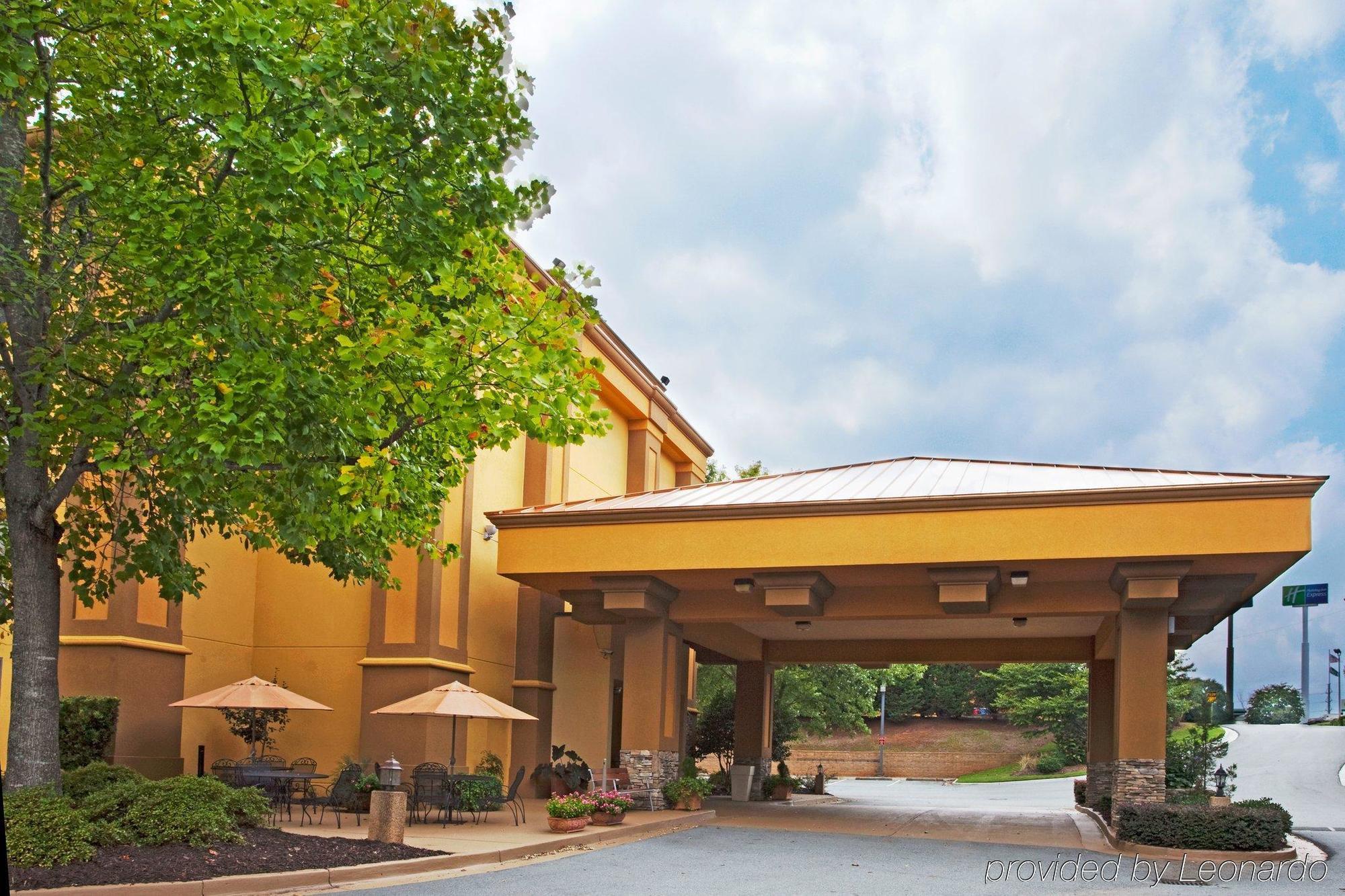 Holiday Inn Express Forsyth By Ihg Экстерьер фото